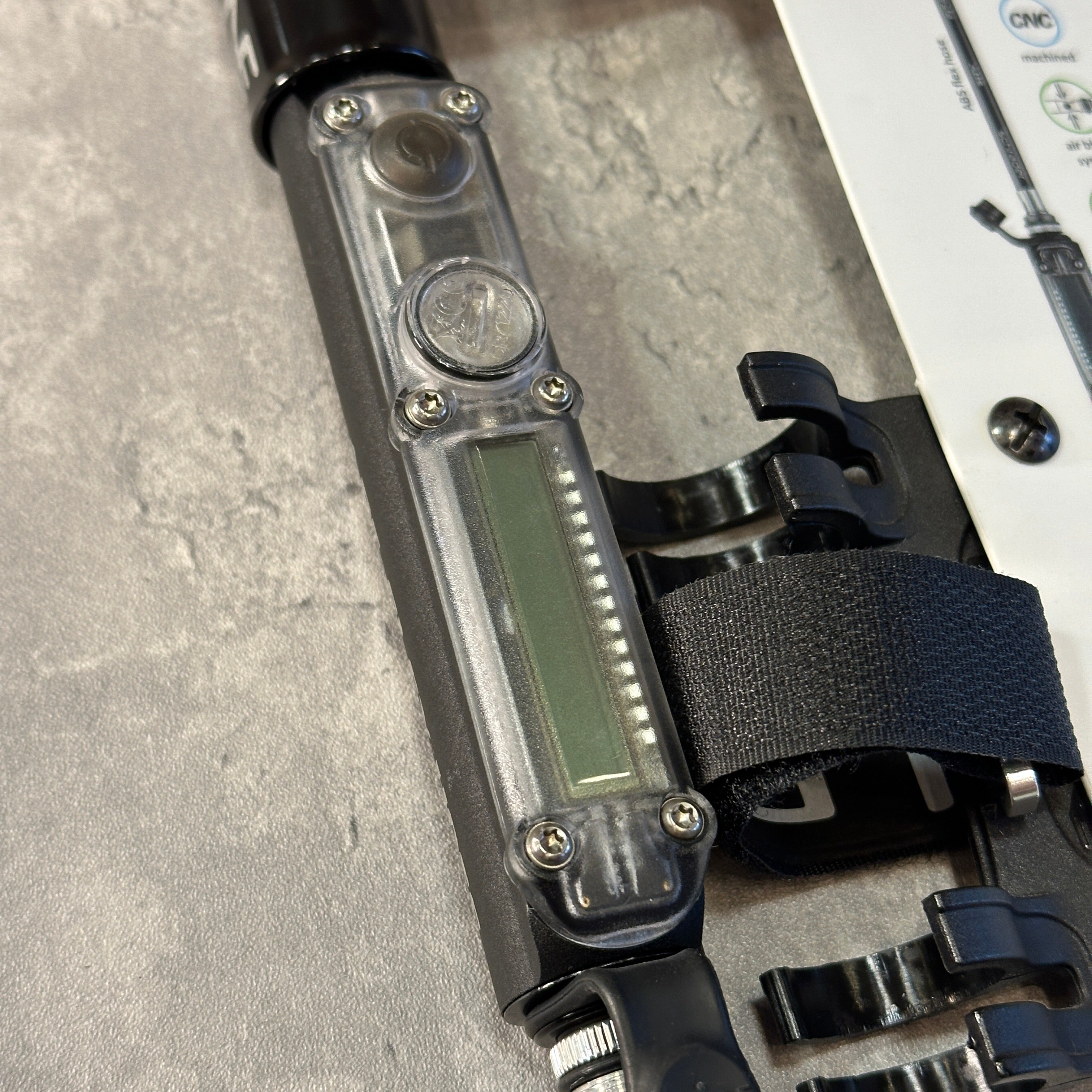 LEZYNE/ Digital Pressure Drive