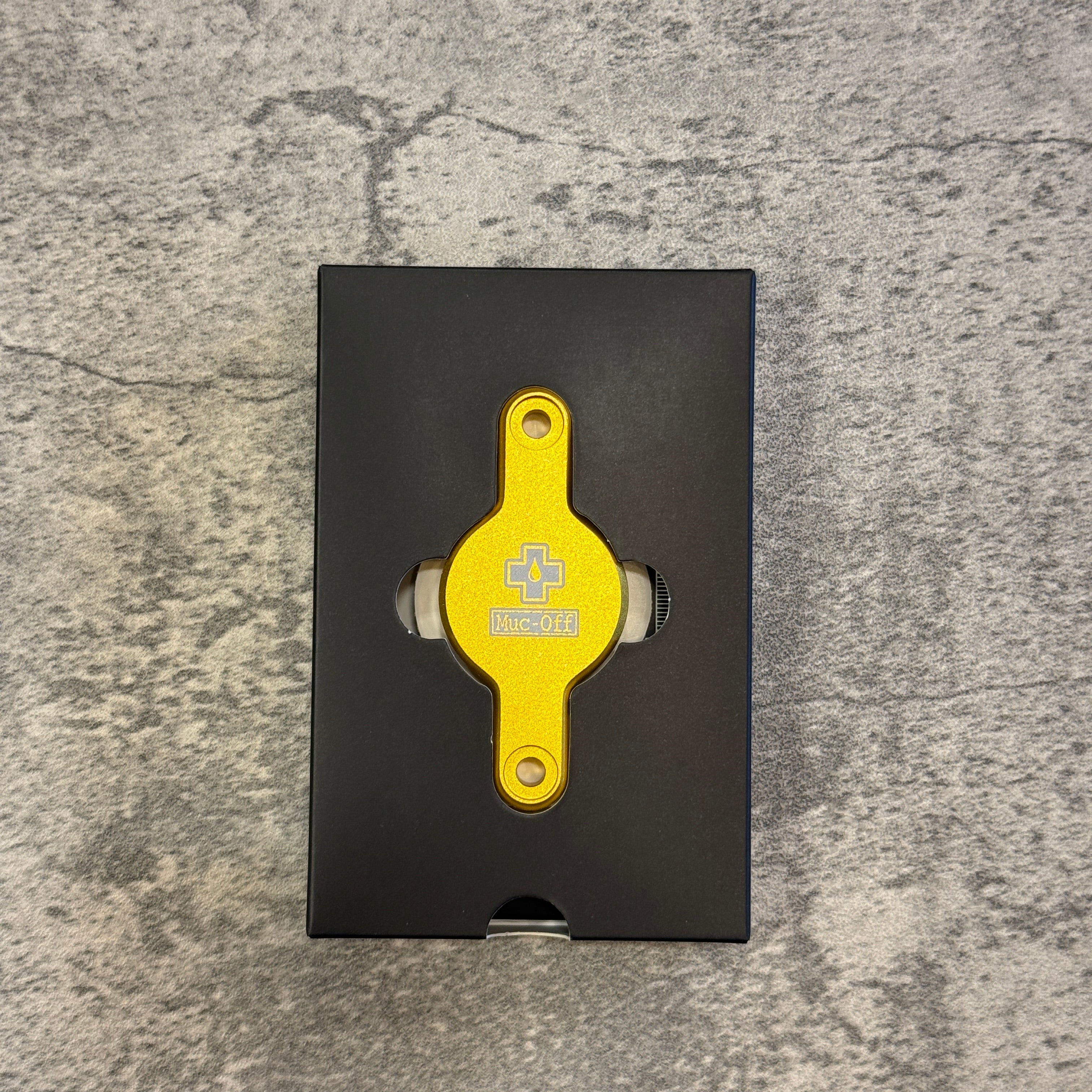 Muc-0ff/ SECURE TAG HOLDER