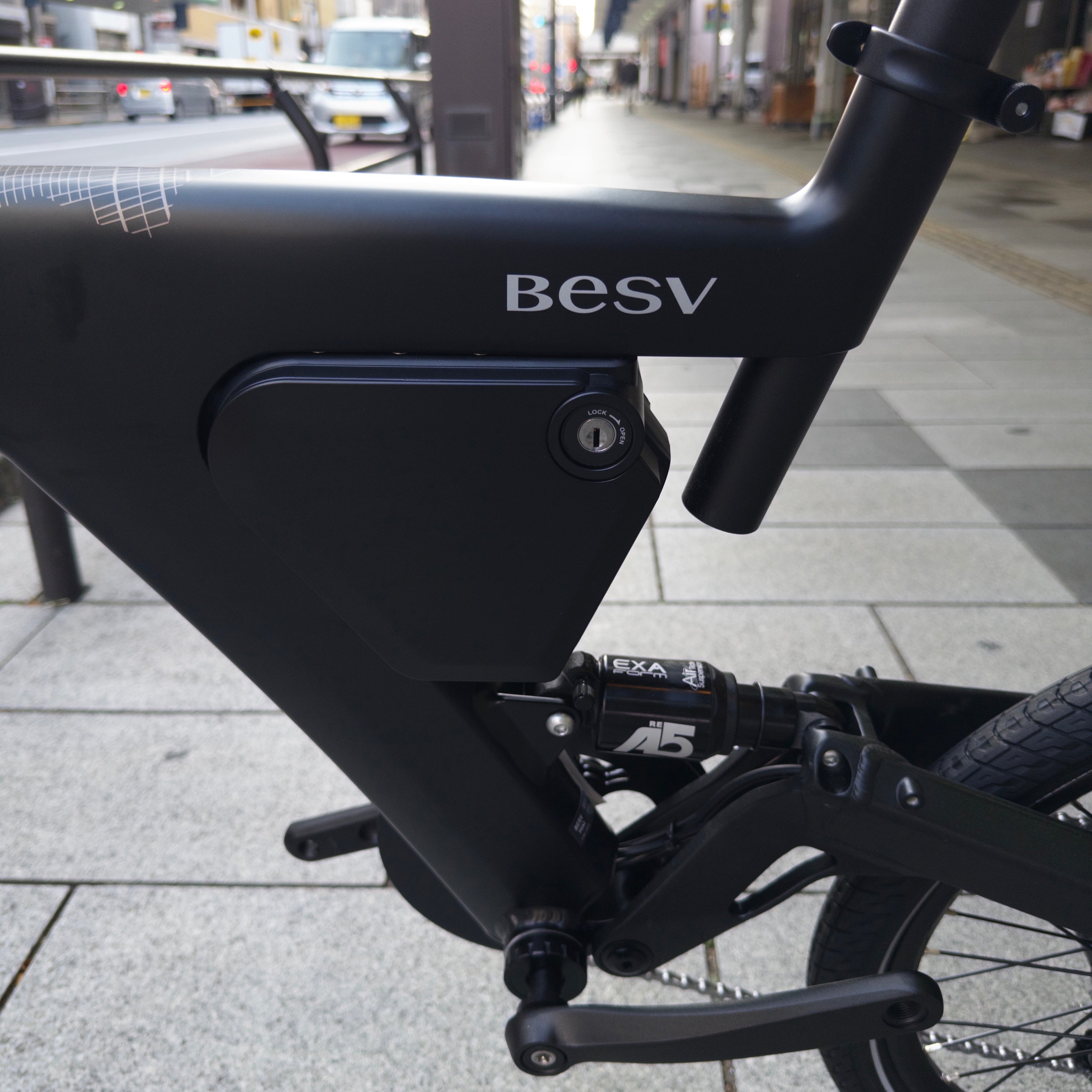 BESV/ BESV X CHROME  Limited Edtion